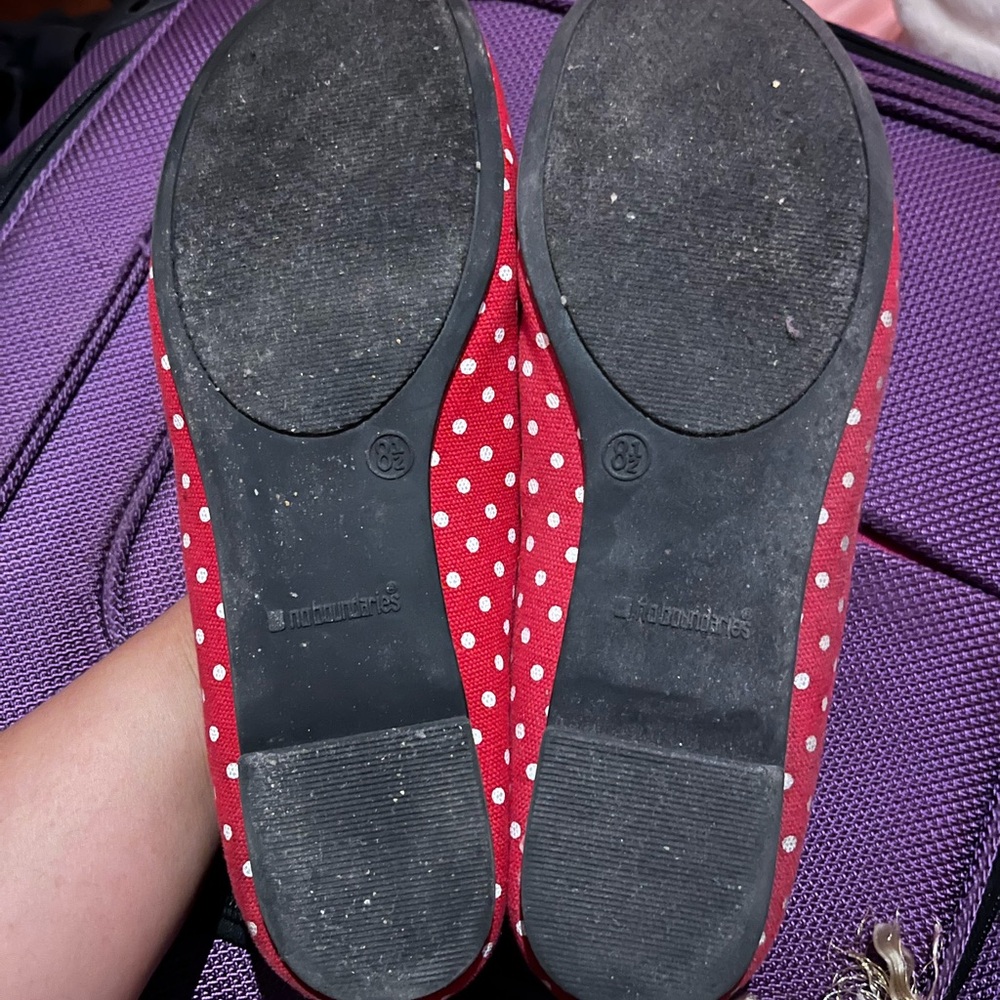 No Boundaries Red Flats with Woven Design - Picture 4 of 4